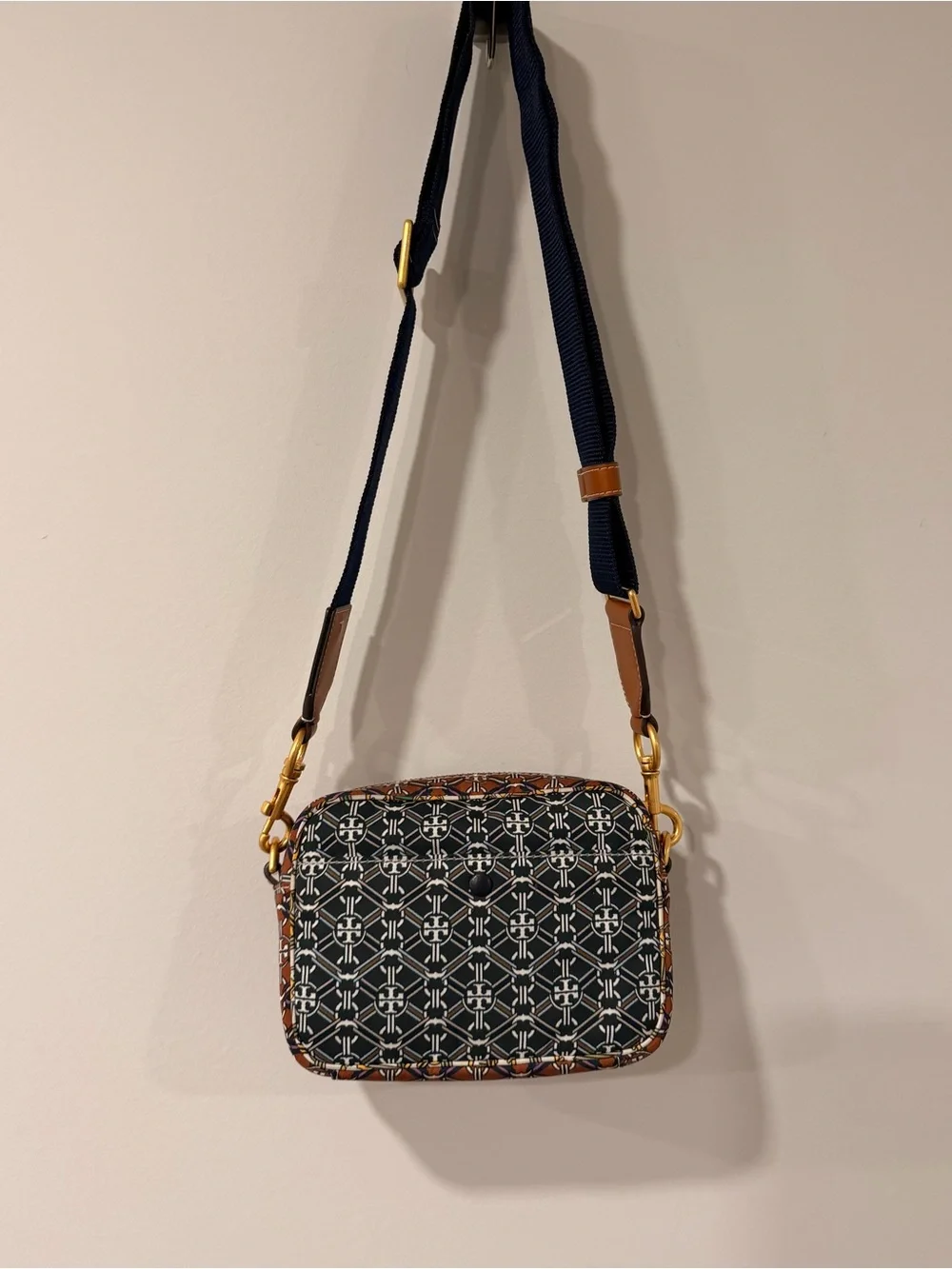 Tory Burch excellent pre